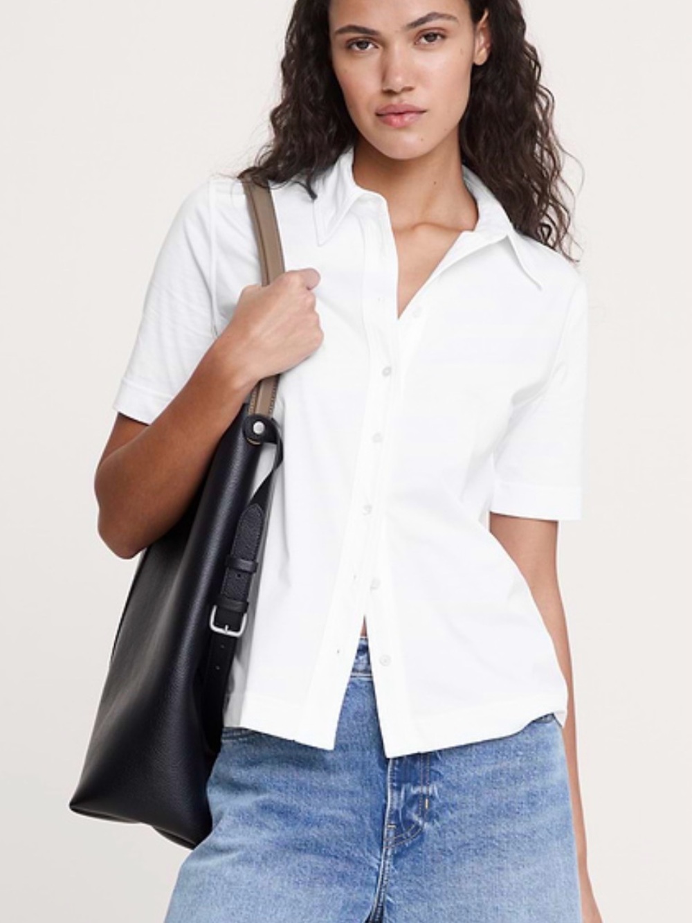 Banana Republic Women’s White Short-Sleeve Button-Down Shirt, Medium